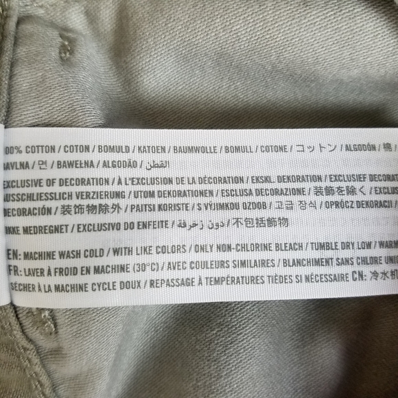 Abercrombie & Fitch Camo High Waist Shorts - Picture 8 of 8